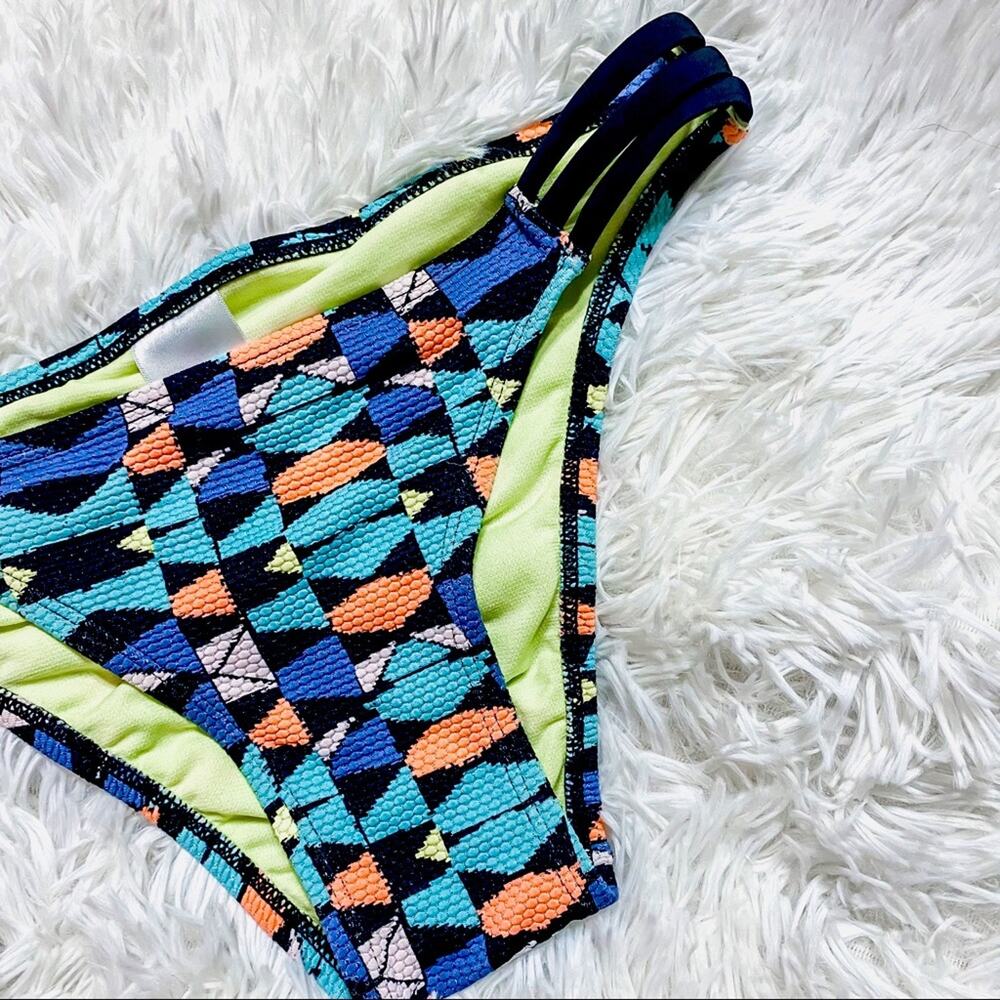 XHILARATION • Aztec Printed Swim Bikini Bottoms